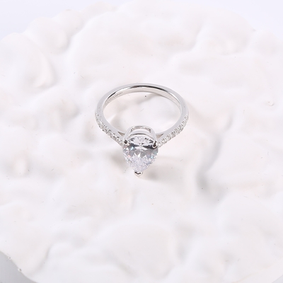 Anéis de noivado redondos 2,18g Anéis de prata 925 CZ