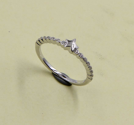 925 Sterling Silver CZ Prong / Pave Setting Unisex Anéis redondos de pedra em banda de 2-3 mm Anel de coração de prata esterlina