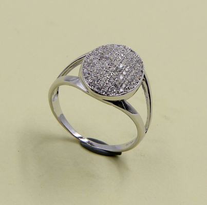Brilhantes anéis de noivado de prata 925 CZ Adornados com pedras de zircônio cúbico de grau AAA