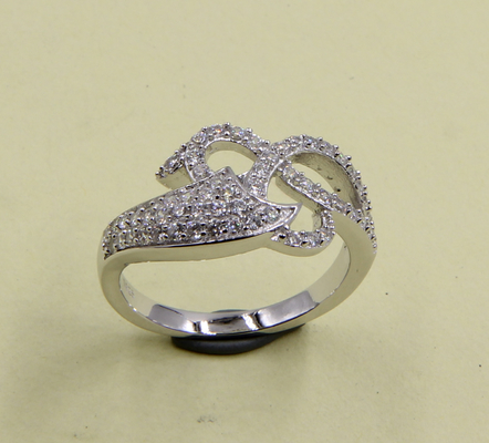 Brilhantes 925 Anéis em forma de coração de prata CZ Um toque de brilho Anel de amor de prata Sterling Anéis de prata empilháveis