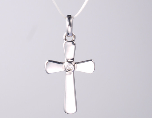 Pendente de Adaga de Prata de 925 Sterling com Pedras de Zircônio cúbicas cintilantes