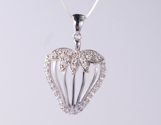 Pendente Geométrico de Cruz de Ouro 18K com Pedras de Zircão 1.25mm/1.5mm