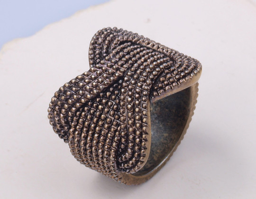Anéis CZ de prata 925 oxidado Anéis CZ cintilantes Pedras CZ em 925 Sterling Silver Banda Anéis de prata esterlina com pedras Anéis de prata simples